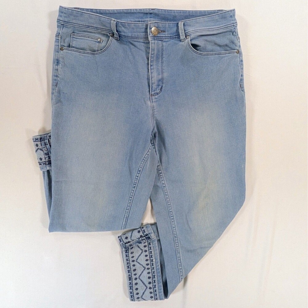 Christopher & Banks Women's Blue Classic Fit Capris Jeans 8 Embroidered Hem